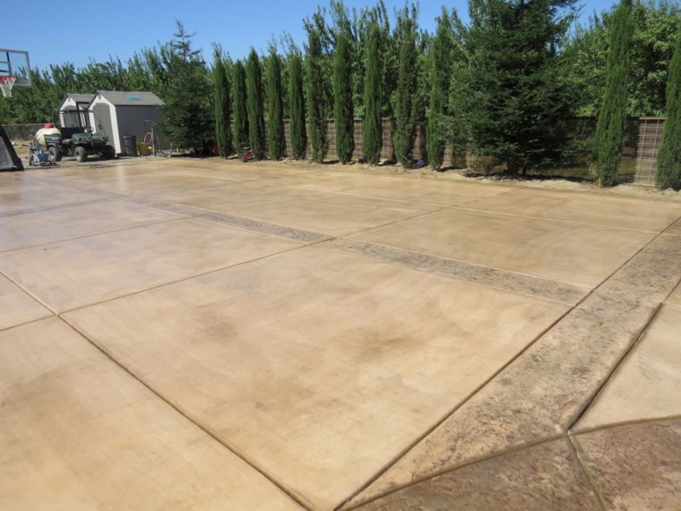 an image of concrete driveway in Aliso Viejo