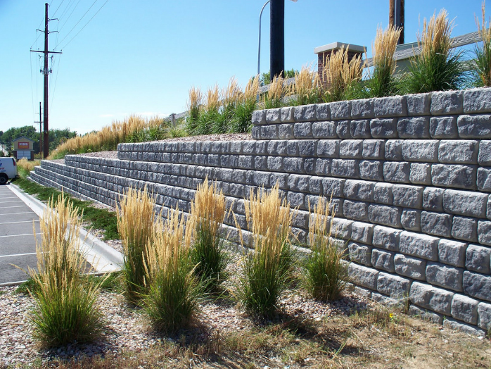 this is an image of retaining wall in Aliso Viejo